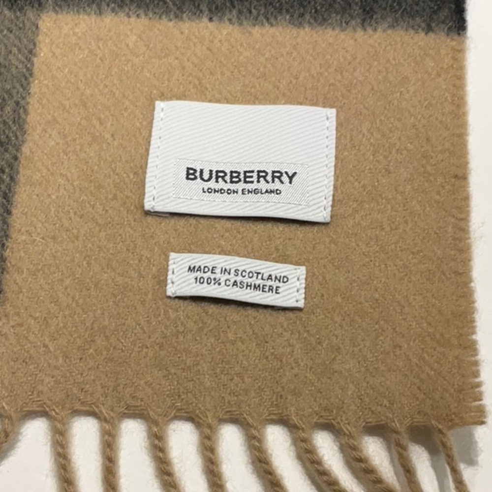 BURBERRY LONDON HALF MEGA CHECK CASHMERE SCARF. - Picture 7 of 9